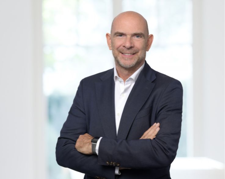 Frank Hendricks ist Business Intelligence Experte mit über 30 Jahren Erfahrung in der Datenarbeit